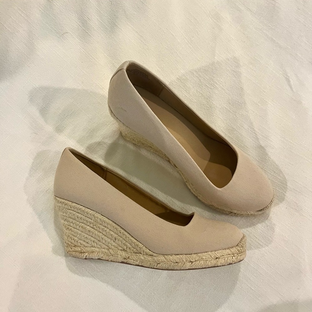 Size 7 J Crew Closed Toe Espadrille